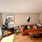 Stylish 2 Bed In Perfect East London Location