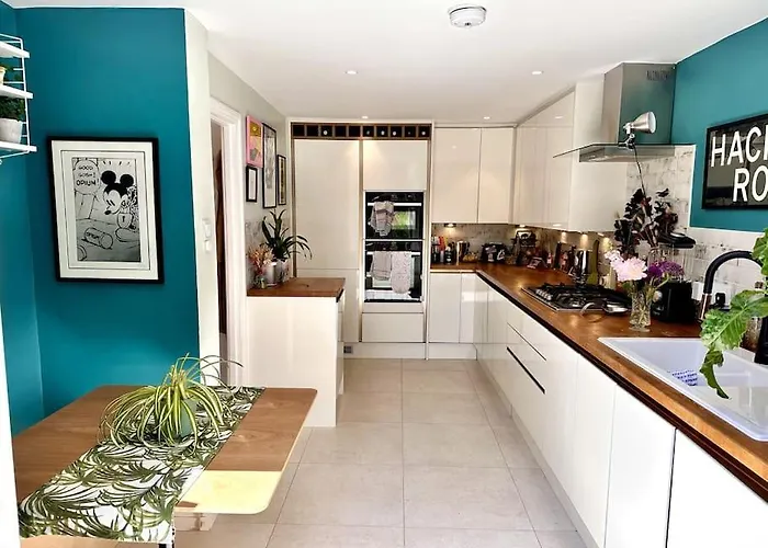 Stylish 2 Bed In Perfect East London Location
