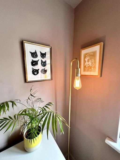 Stylish 2 Bed In Perfect East Location Londres