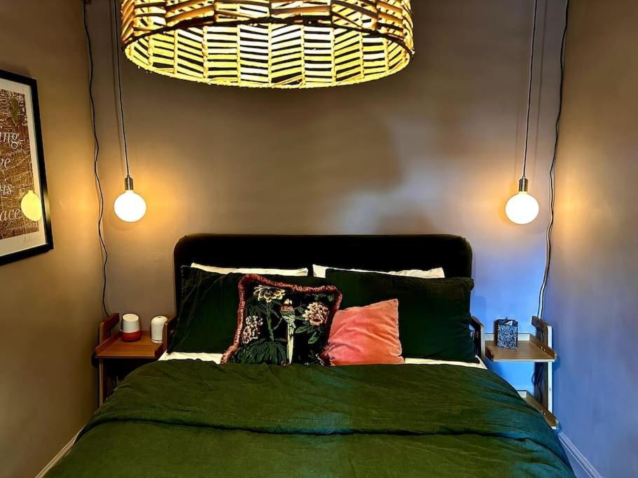 Stylish 2 Bed In Perfect East Location *