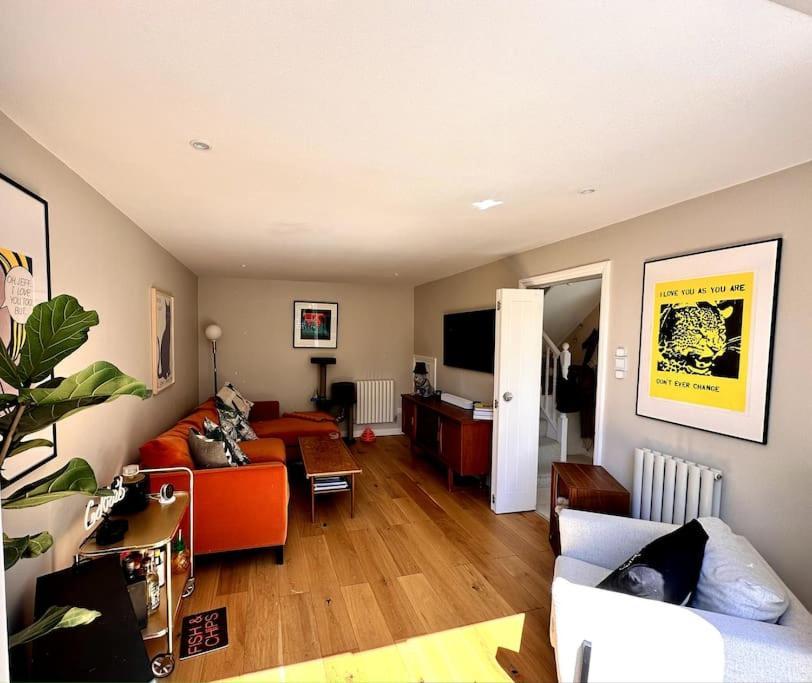 Stylish 2 Bed In Perfect East Location * Londres