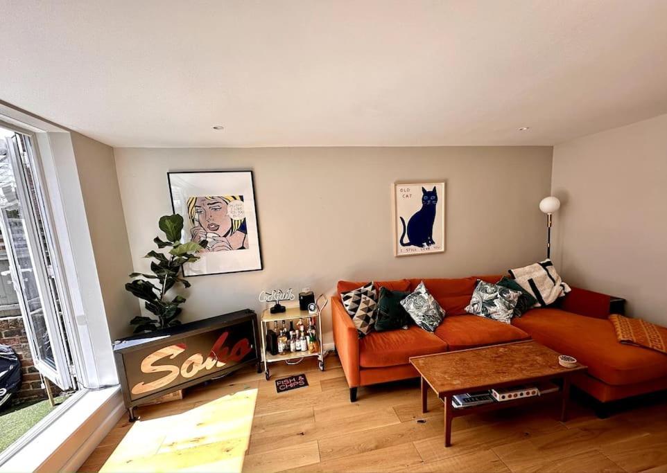 Stylish 2 Bed In Perfect East Location Appartement