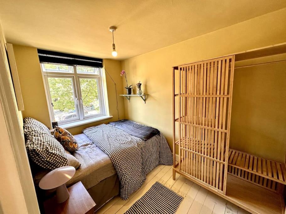 Stylish 2 Bed In Perfect East Location Appartement *